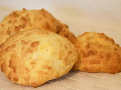 Quark-Käse-Proteinbrötchen